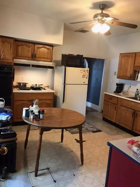 1117 N Walnut St, Springfield, IL 62702 photo 3