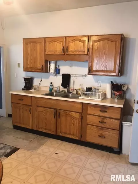 1117 N Walnut St, Springfield, IL 62702 photo 9
