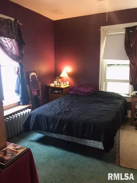 1117 N Walnut St, Springfield, IL 62702 photo 2