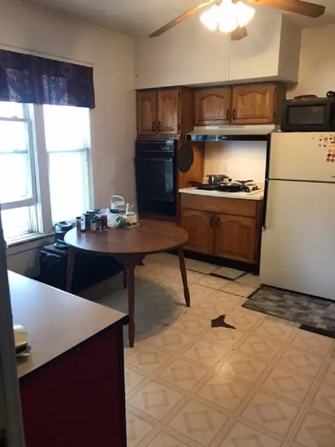1117 N Walnut St, Springfield, IL 62702 photo 8