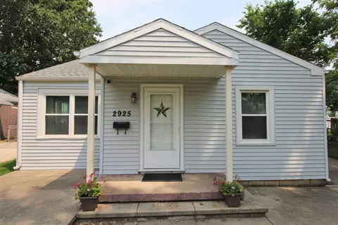 2925 Elliott St, Springfield, IL 62702 photo 2