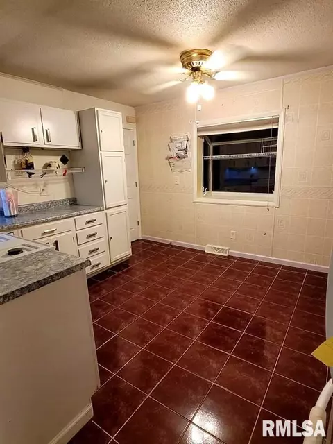 28 Melody Ln, Springfield, IL 62702 photo 9