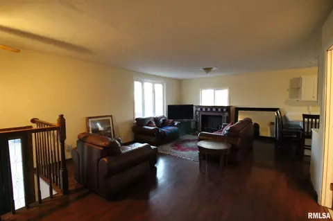 5499 Old Jacksonville Rd, Springfield, IL 62707 photo 2
