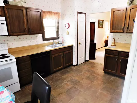 2824 Ticonderoga Dr, Springfield, IL 62704 photo 9