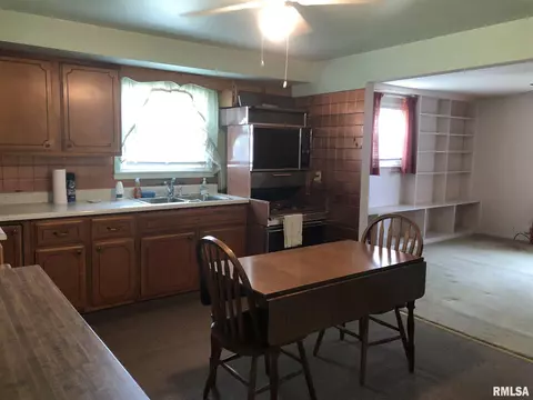 4449 S 3rd St, Springfield, IL 62703 photo 2