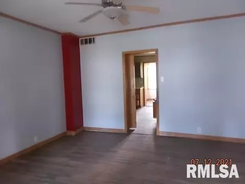 102 E Pine St, Tallula, IL 62688 photo 3