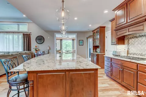 5832 Hedley Rd, Springfield, IL 62711 photo 8