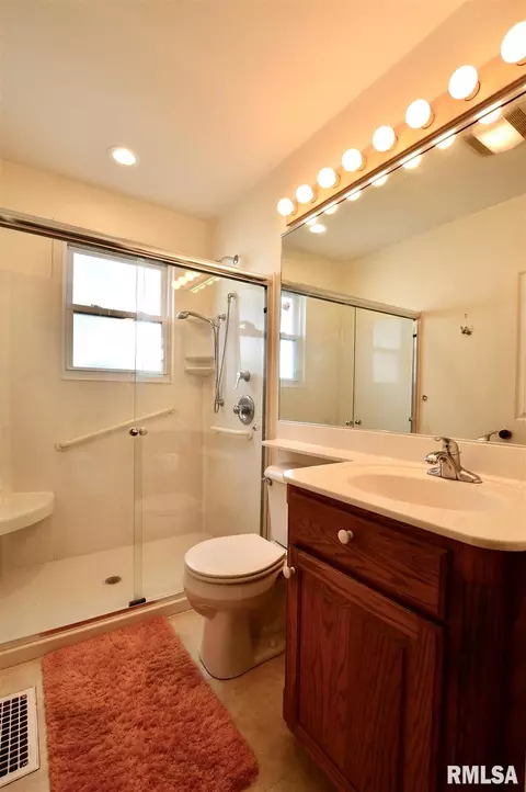 908 E Reservoir St, Springfield, IL 62702 photo 15