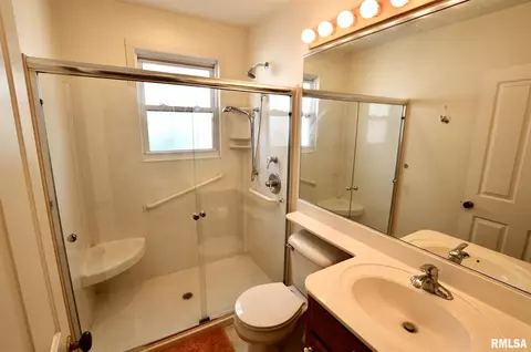 908 E Reservoir St, Springfield, IL 62702 photo 16