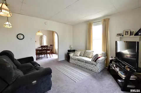 908 E Reservoir St, Springfield, IL 62702 photo 6