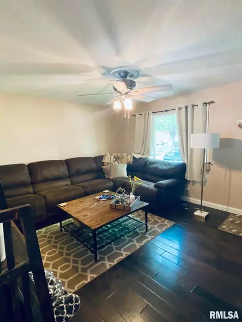 2076 Stonehenge Rd, Springfield, IL 62702 photo 3