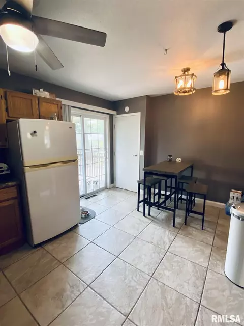 2076 Stonehenge Rd, Springfield, IL 62702 photo 6