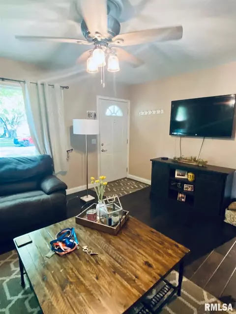 2076 Stonehenge Rd, Springfield, IL 62702 photo 4
