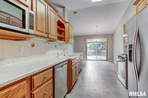 2504 Shadow Chaser Dr, Springfield, IL 62711 photo 9