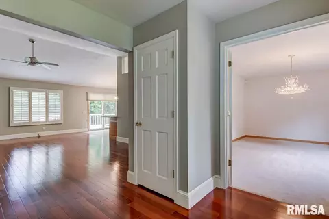 2504 Shadow Chaser Dr, Springfield, IL 62711 photo 3