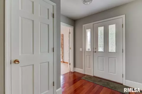 2504 Shadow Chaser Dr, Springfield, IL 62711 photo 2