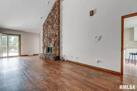 23 Lucerne Dr, Springfield, IL 62702 photo 2