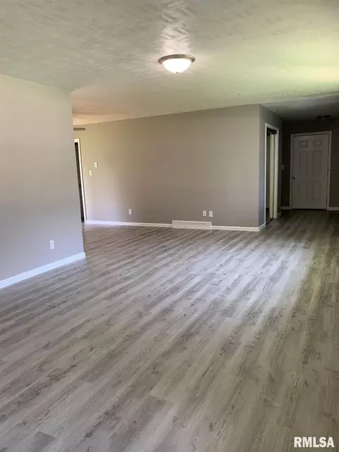3417 S 2nd St, Springfield, IL 62703 photo 3