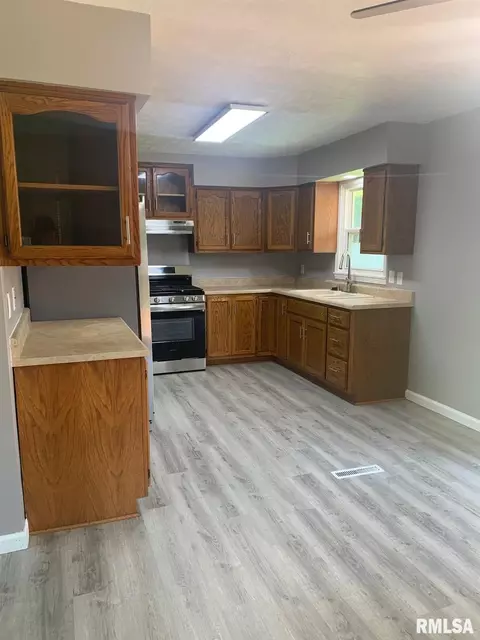 3417 S 2nd St, Springfield, IL 62703 photo 4