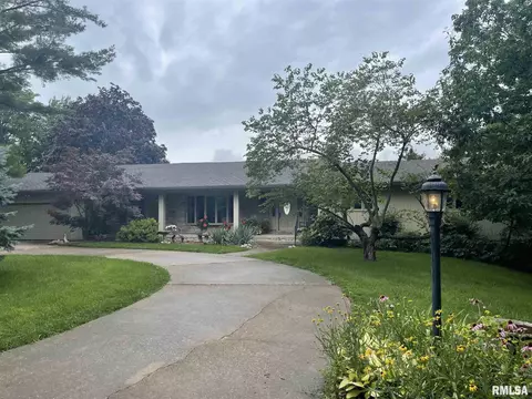 3 E Shore Ln, Springfield, IL 62712 photo 1