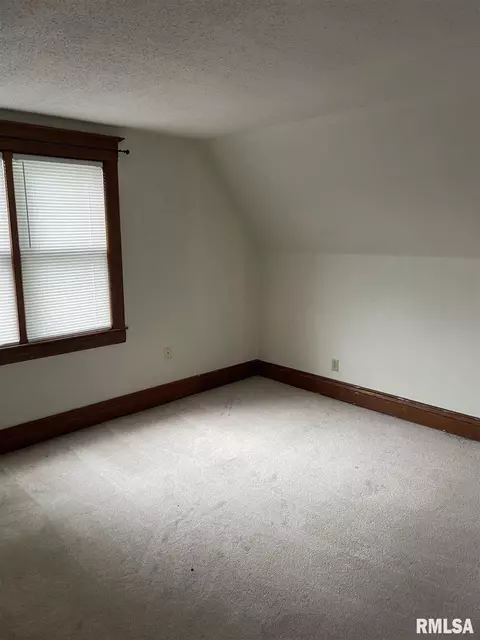 1420 Carolina Ave, Springfield, IL 62702 photo 4