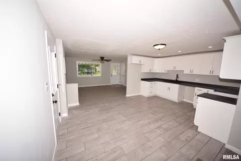 2617 Kent Dr, Springfield, IL 62707 photo 3