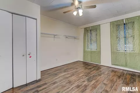 212 S Main St, Athens, IL 62613 photo 20