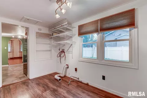 212 S Main St, Athens, IL 62613 photo 23