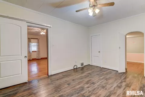212 S Main St, Athens, IL 62613 photo 19