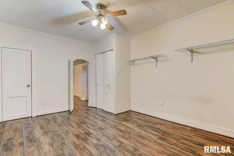 212 S Main St, Athens, IL 62613 photo 18