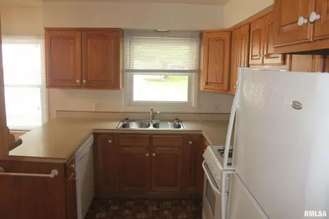 2416 Queensway Rd, Springfield, IL 62703 photo 10
