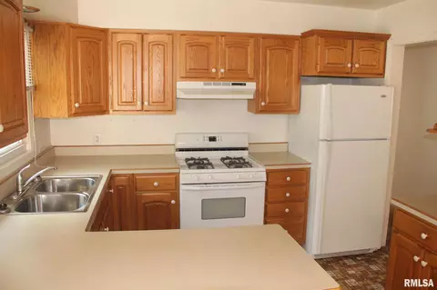 2416 Queensway Rd, Springfield, IL 62703 photo 9