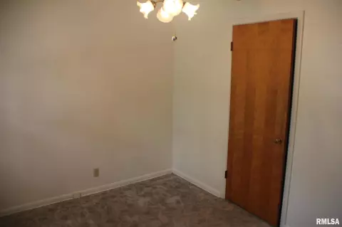2416 Queensway Rd, Springfield, IL 62703 photo 18