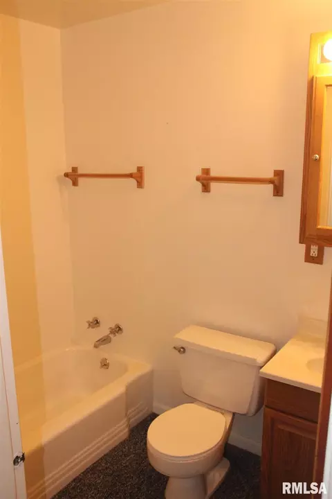 2416 Queensway Rd, Springfield, IL 62703 photo 12