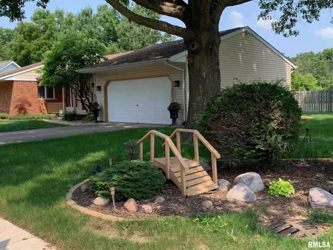 83 Brighton, Springfield, IL 62702 photo 2