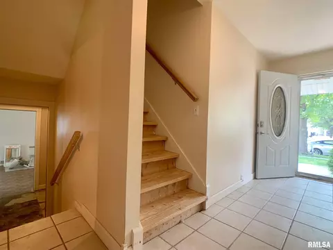 809 Roanoke Dr, Springfield, IL 62702 photo 18