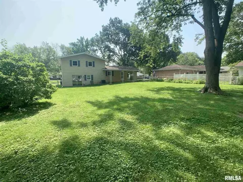 809 Roanoke Dr, Springfield, IL 62702 photo 9