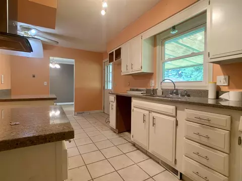 809 Roanoke Dr, Springfield, IL 62702 photo 17