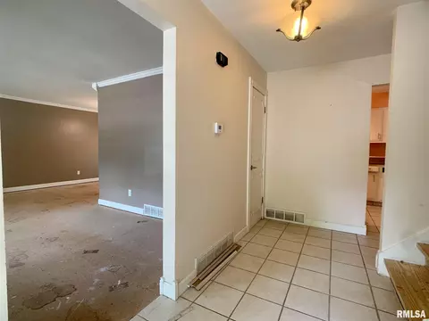 809 Roanoke Dr, Springfield, IL 62702 photo 10