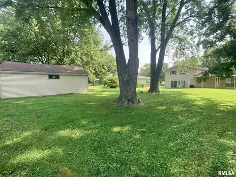 809 Roanoke Dr, Springfield, IL 62702 photo 8