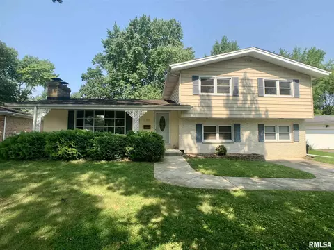809 Roanoke Dr, Springfield, IL 62702 photo 2