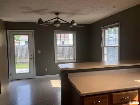 4105 Benjamin St, Springfield, IL 62703 photo 5