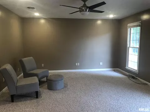 4105 Benjamin St, Springfield, IL 62703 photo 2