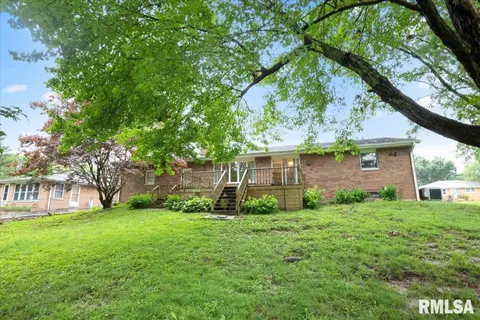 911 E Washington St, Riverton, IL 62561 photo 19