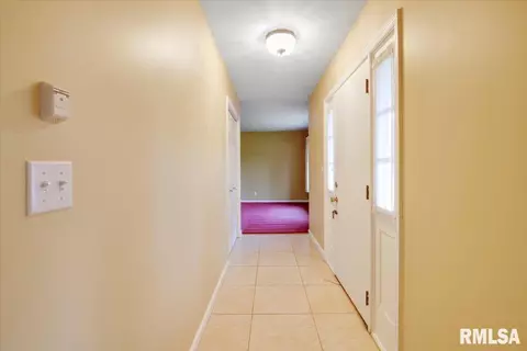 911 E Washington St, Riverton, IL 62561 photo 15