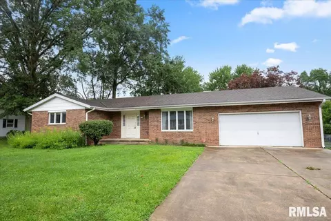 911 E Washington St, Riverton, IL 62561 photo 21
