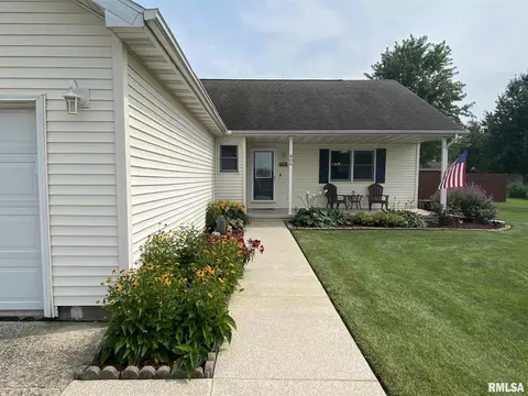 806 W Monroe St, Athens, IL 62613 photo 5