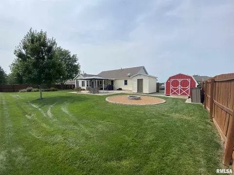806 W Monroe St, Athens, IL 62613 photo 45