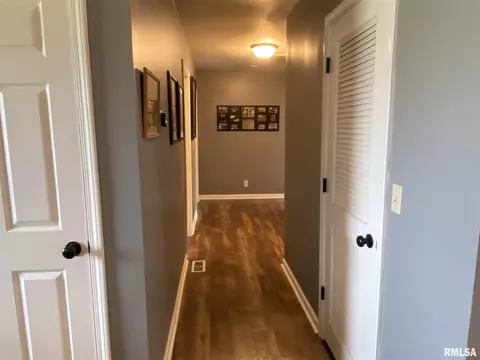 806 W Monroe St, Athens, IL 62613 photo 19