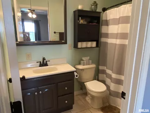 806 W Monroe St, Athens, IL 62613 photo 25